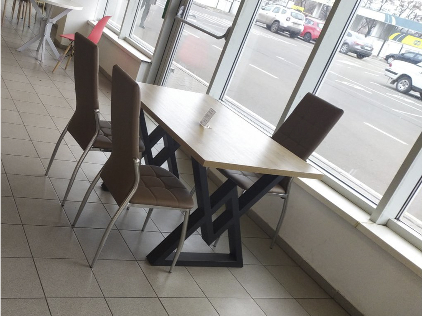 Стол Астон